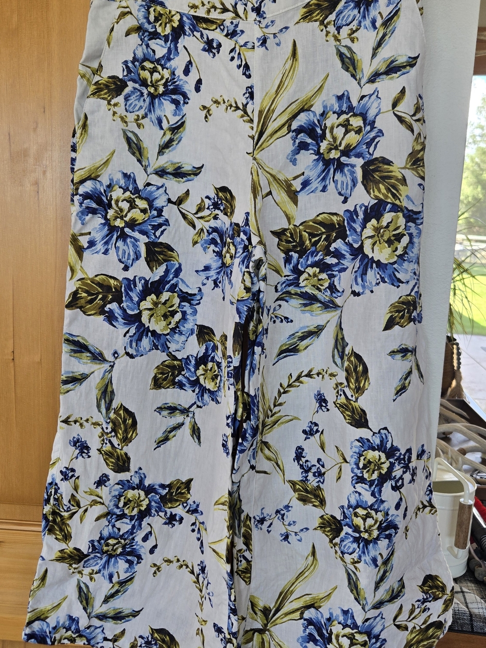 Joie 100% Linen Blue & Olive Floral Wide-Leg Cropped Pants